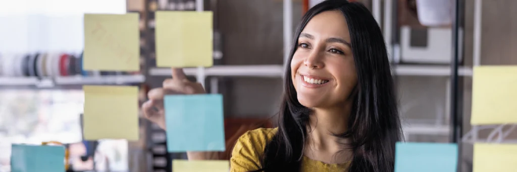 Estudiante realizando actividades para reducir el estrés académico